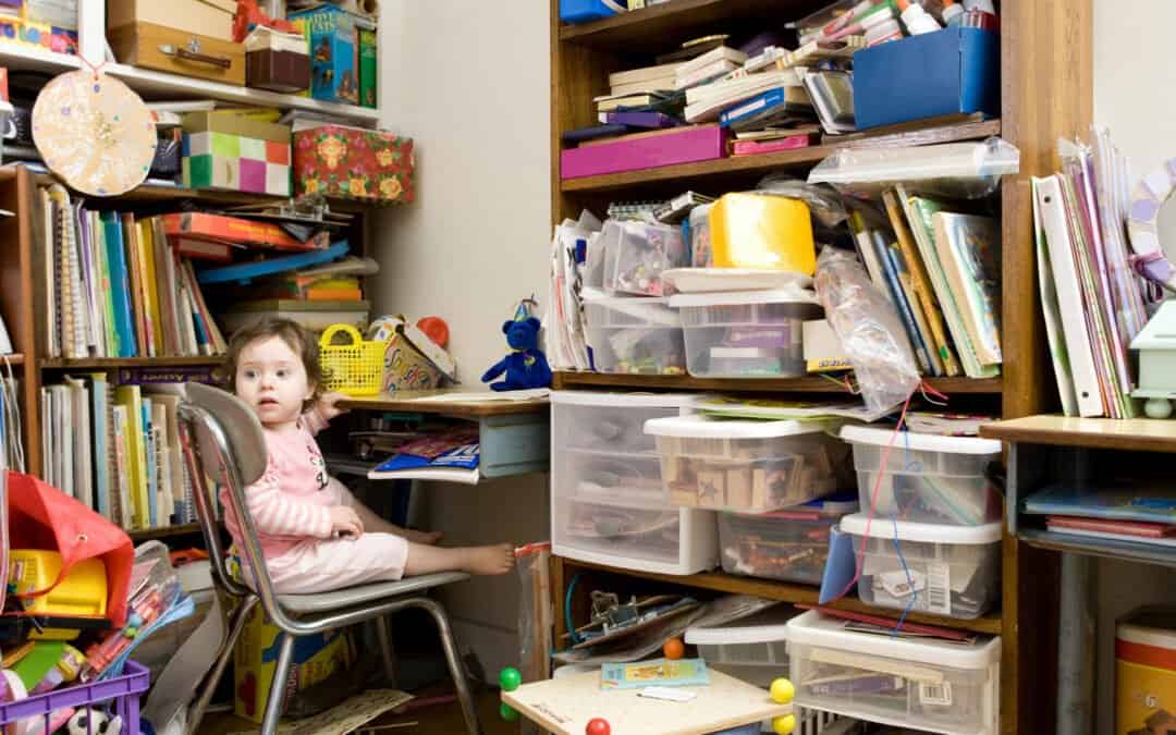 How to Survive Clutter in a One-Room Homeschool